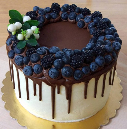 PODKŁAD POD TORT OKRĄGŁY FALBANKA ZŁOTO-CZARNY fi22cm a1szt