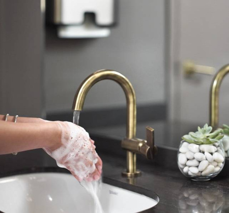 DOZOWNIK MYDŁA W PŁYNIE PERFECTO 0,5L BIAŁY