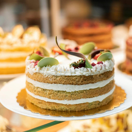 PODKŁAD POD TORT OKRĄGŁY FALBANKA ZŁOTO-CZARNY fi24cm a1szt