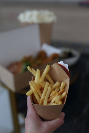 ROŻEK NA FRYTKI KIESZONKA NA DIP ŚREDNI 225g a50szt