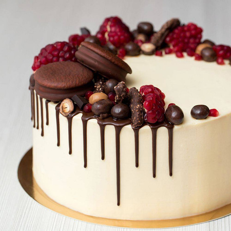 PODKŁAD POD TORT OKRĄGŁY GŁADKI ZŁOTO-CZARNY fi26cm a1szt