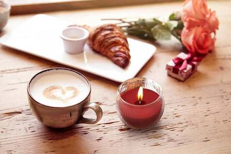 ŚWIECA ZAPACHOWA W SZKLE 80G JABŁKO CYNAMON