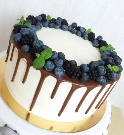 PODKŁAD POD TORT OKRĄGŁY GŁADKI ZŁOTO-CZARNY fi20cm a1szt