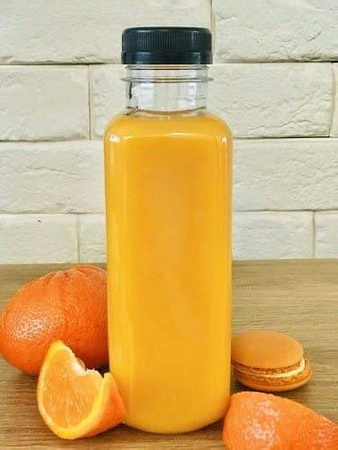 BUTELKA KWADRATOWA PLASTIKOWA 250 ML Z NAKRĘTKĄ 1SZT