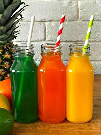 Butelka kwadratowa plastikowa 300 ml z nakrętką 1SZT