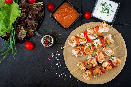 TALERZYKI PAPIEROWE JEDNORAZOWE KRAFT 18 cm 100szt